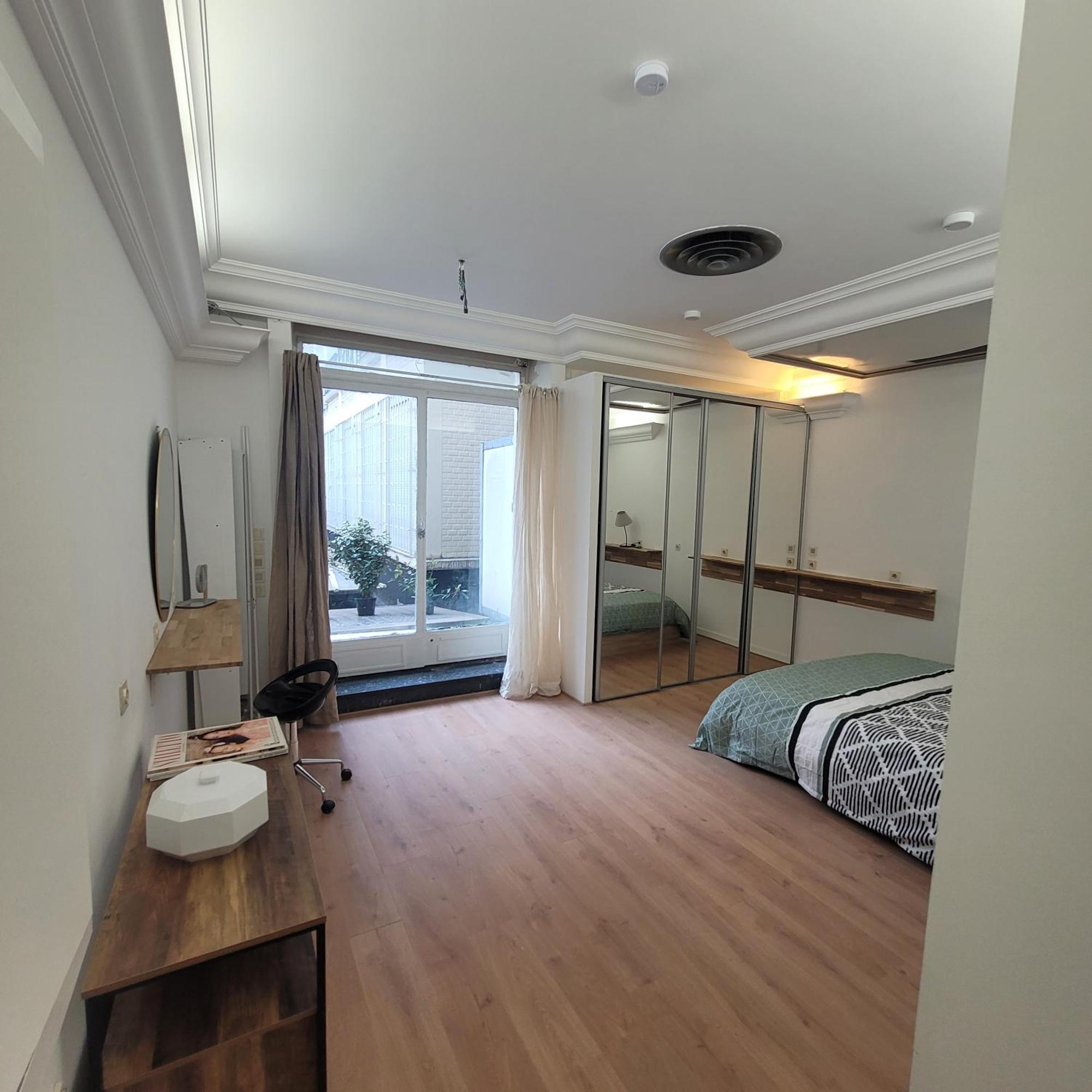 Bel Appartement Champs Elysees Avec 2 Chambres Paris Eksteriør billede